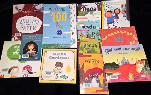 外国語絵本　トルコ語・インドネシア語・タイ語など